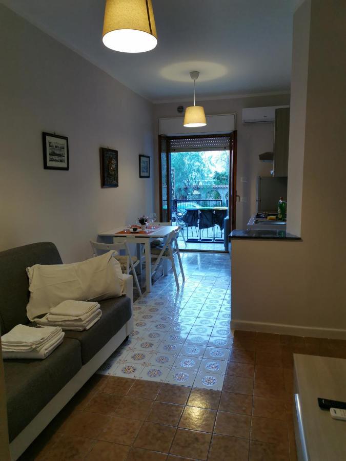 Sorrento'S Holidays Room 1 ภายนอก รูปภาพ